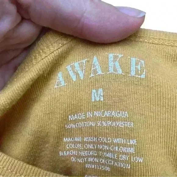 Joshua Tree distressed mustard yellow cropped graphic tee size M - Picture 3 of 4